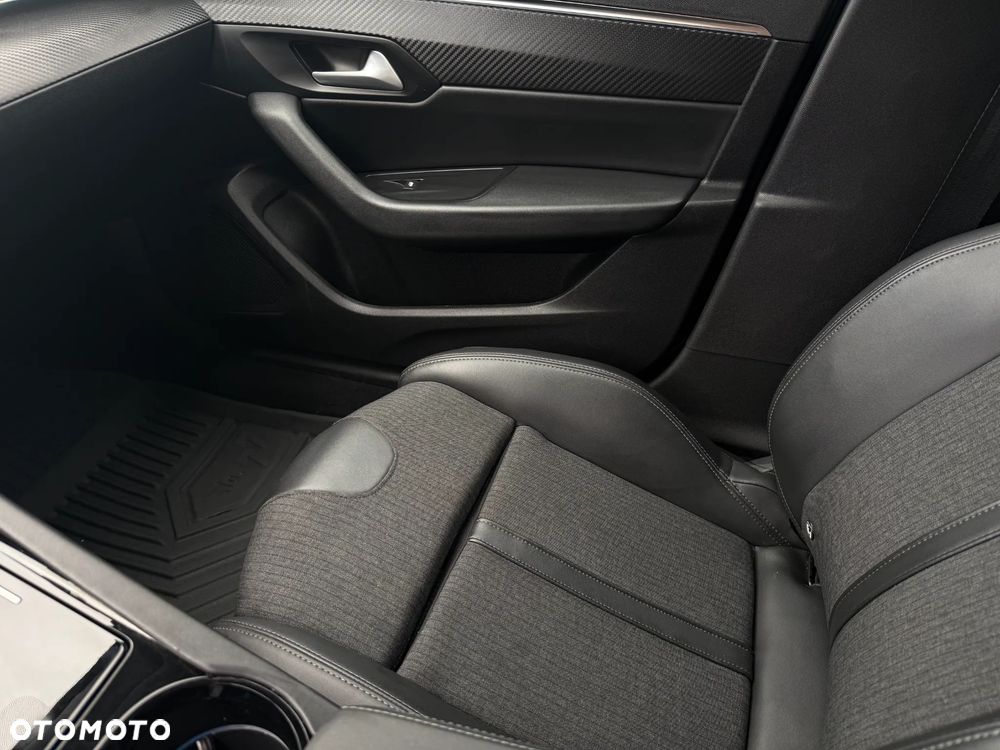 Peugeot 508 BlueHDi 130 EAT8 Allure - 32