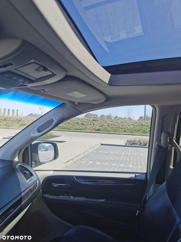 Chrysler Town & Country 3.6 Limited - 24