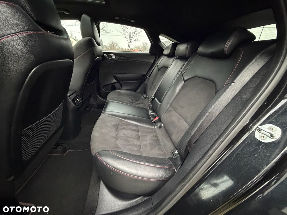 Kia ProCeed 1.6 T-GDI GT DCT - 8