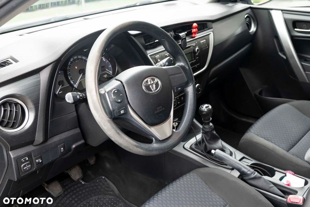 Toyota Auris 1.4 D-4D Active - 9