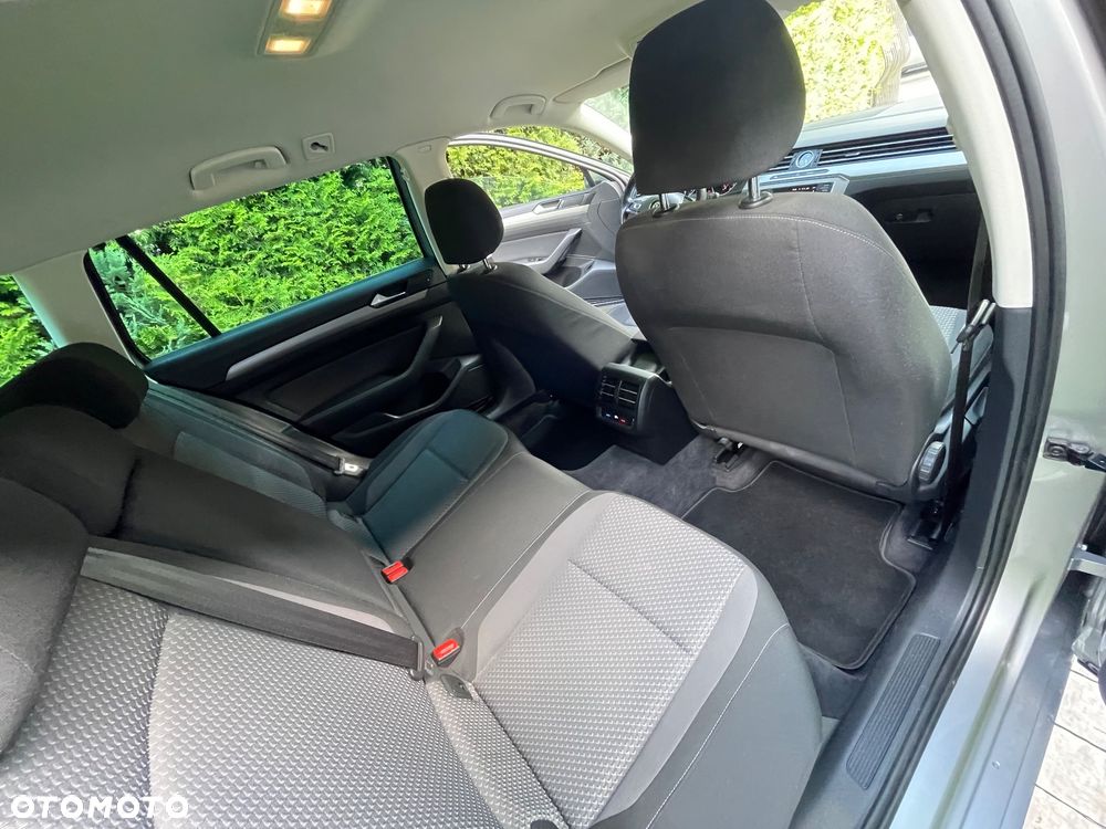 Volkswagen Passat 1.6 TDI BMT Comfortline - 23