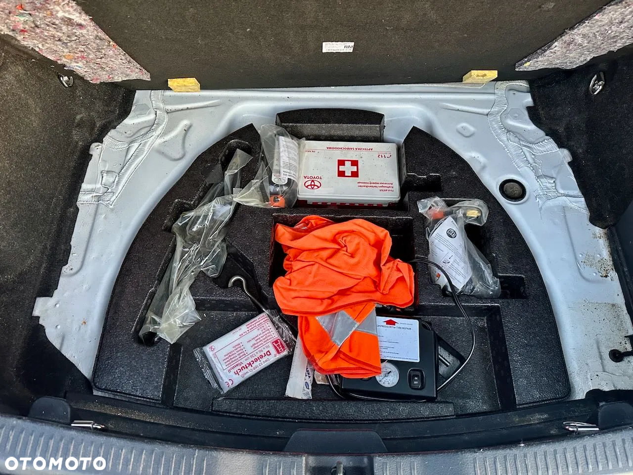 Toyota Auris Hybrid 135 Premium - 29
