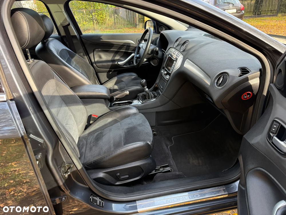 Ford Mondeo Turnier 2.5 Titanium S - 28