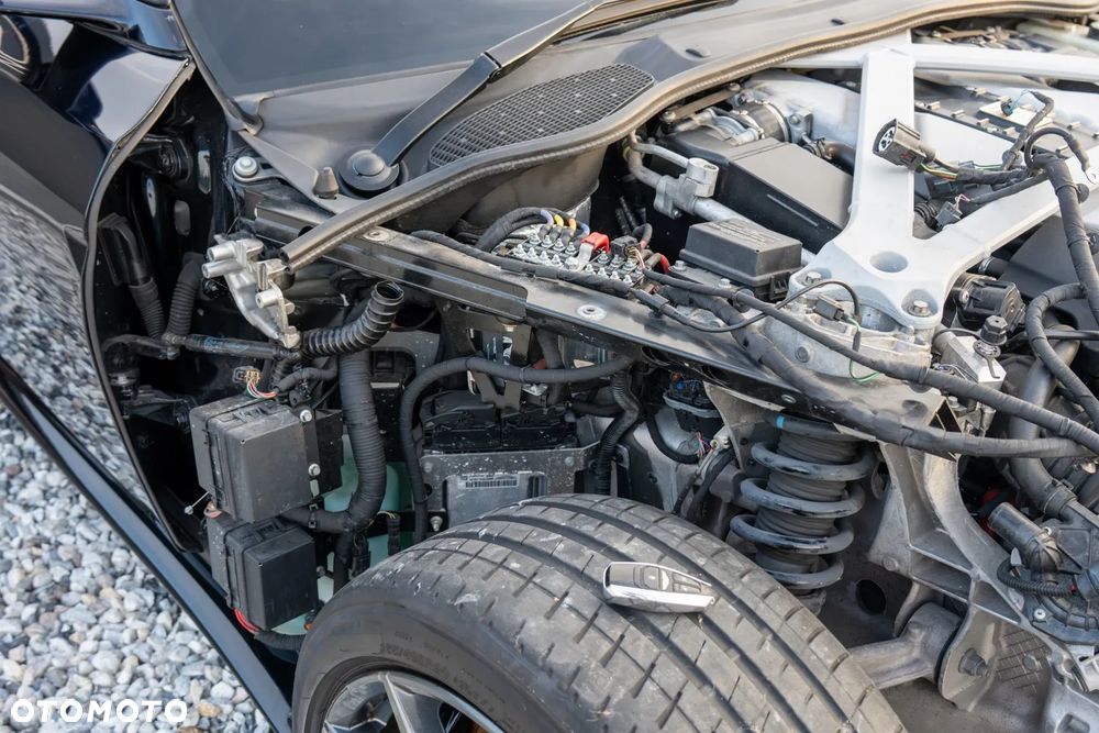 Aston Martin DB11 Standard - 24