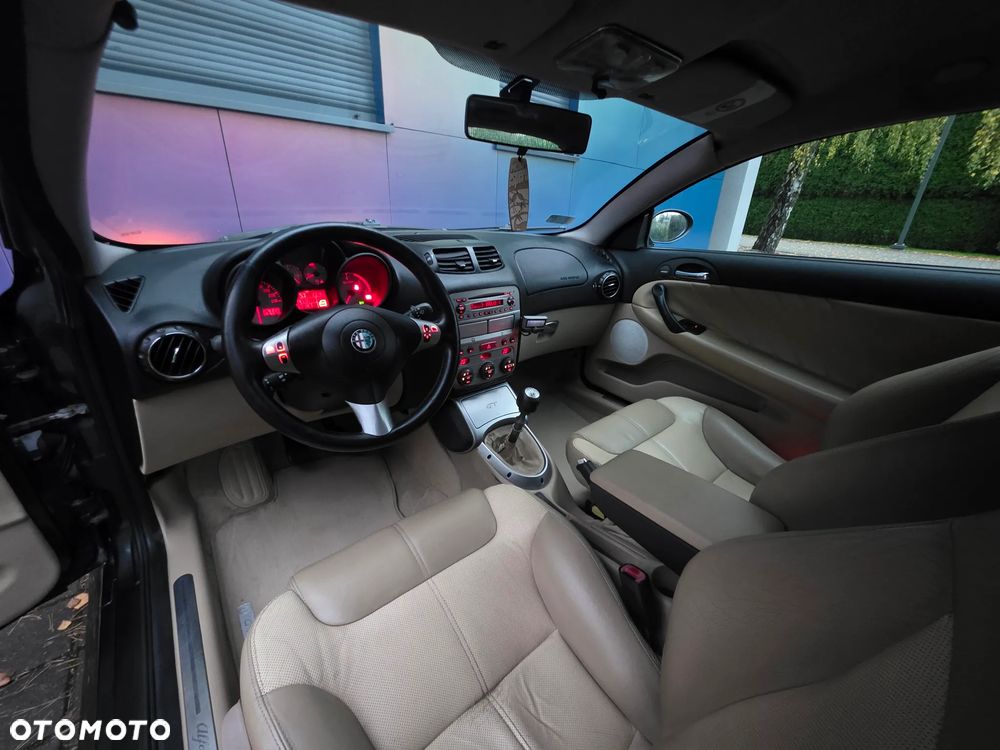 Alfa Romeo GT - 11
