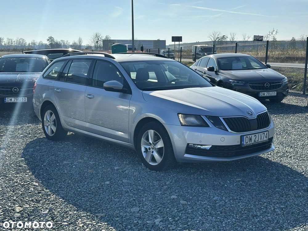 Skoda Octavia 1.6 TDI SCR Ambition - 3
