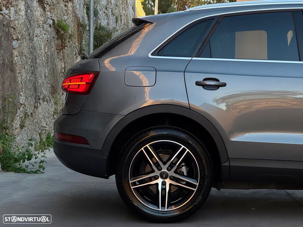 Audi Q3 2.0 TDi Business Line - 25