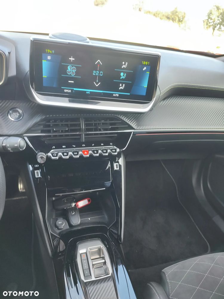Peugeot 2008 e-2008 50kWh GT - 15