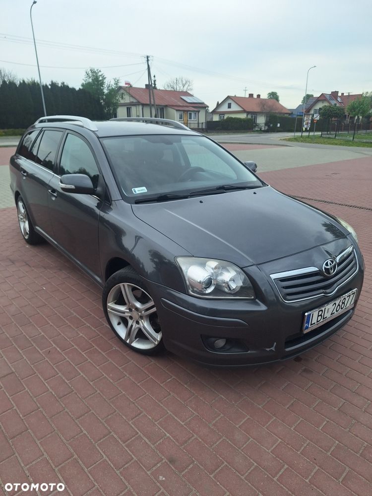 Toyota Avensis - 1