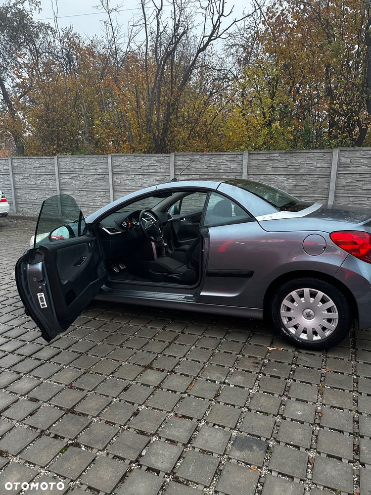 Peugeot 207 CC - 16