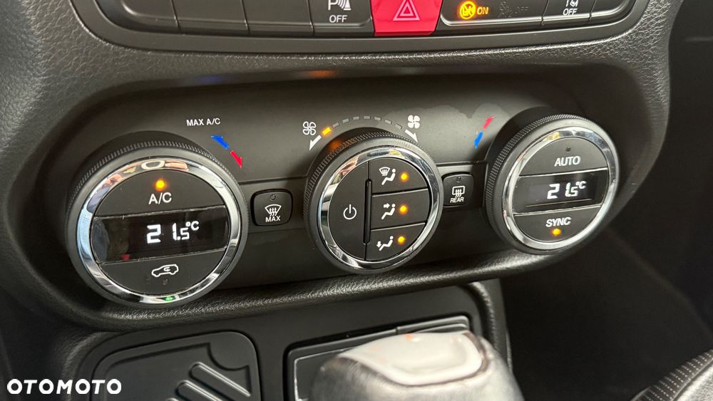 Jeep Renegade 1.4 MultiAir Limited FWD S&S - 29