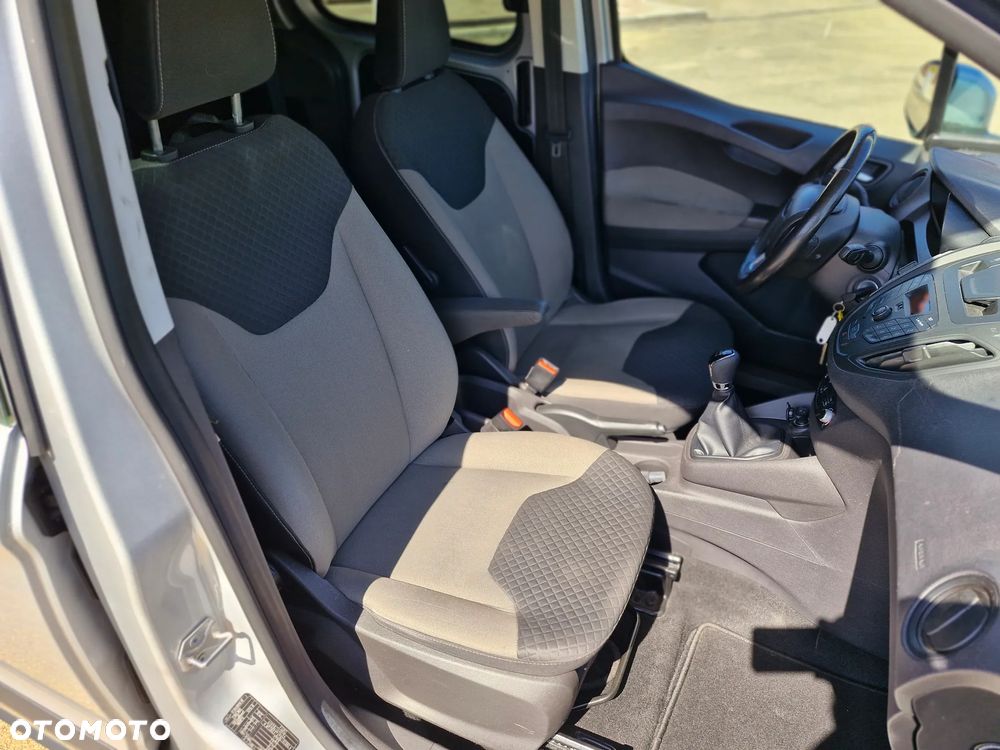 Ford Transit Courier Trend - 26
