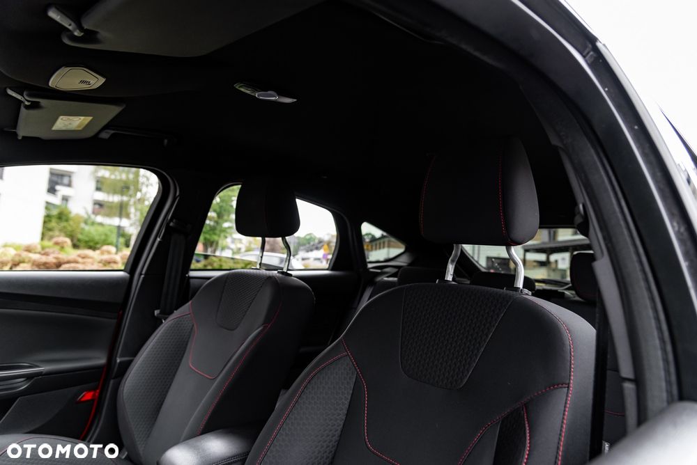 Ford Focus 1.5 EcoBoost ST-Line - 26