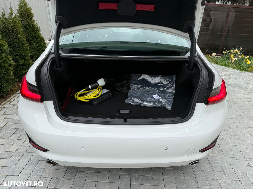BMW Seria 3 330e xDrive Aut. Sport Line - 20