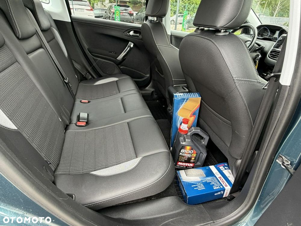 Peugeot 2008 PureTech 110 Stop&Start EAT6 Allure - 31