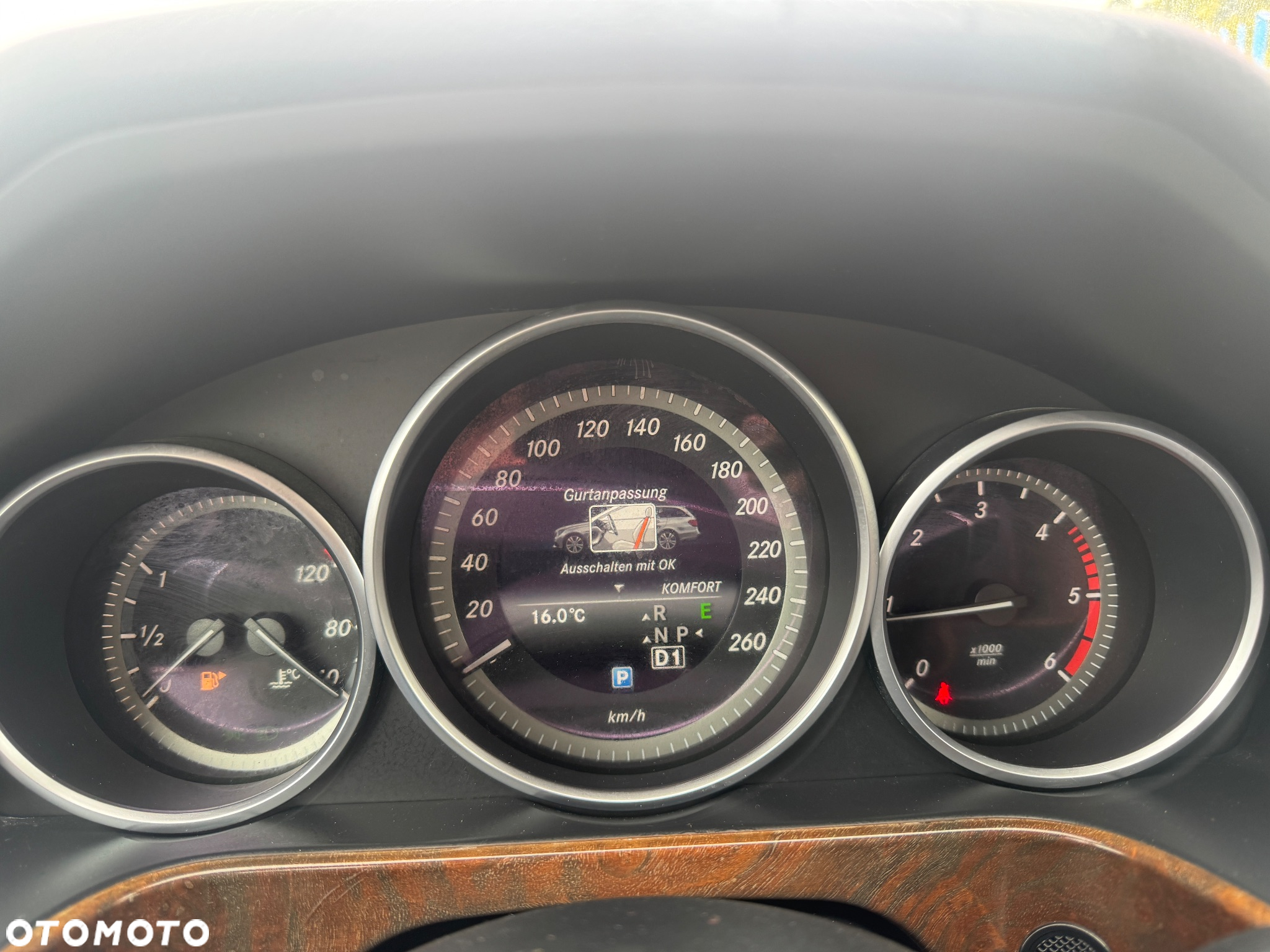 Mercedes-Benz Klasa E 220 T BlueTEC 4Matic 7G-TRONIC Avantgarde - 19