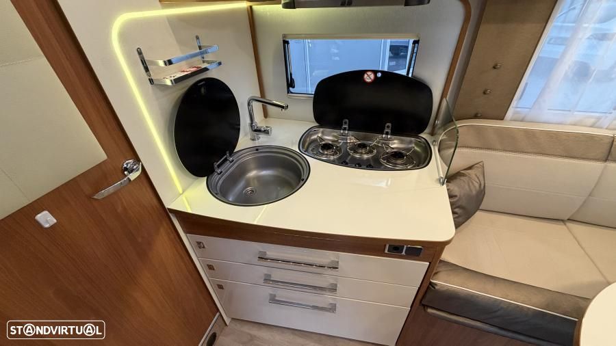 Fleurette Magister 74 LMF c.central e basculante - 25