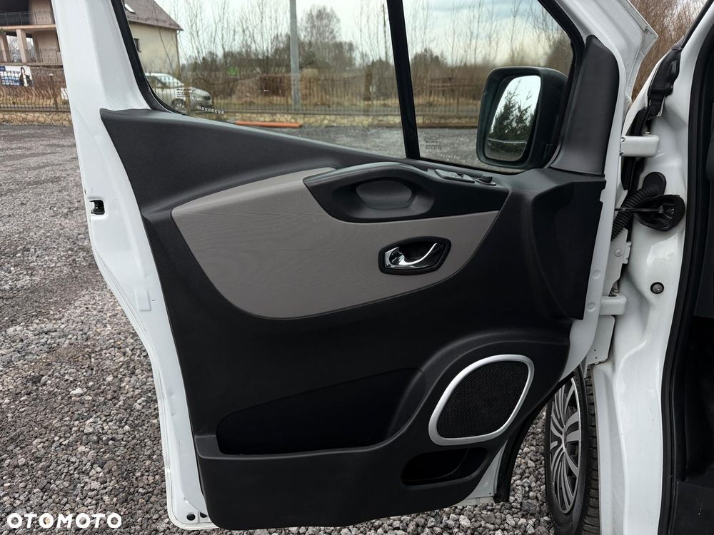 Renault Trafic - 16