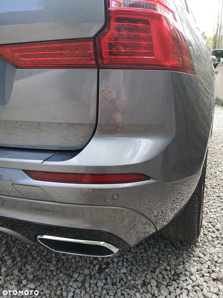 Volvo XC 60 T8 AWD Plug-In Hybrid R-Design - 3