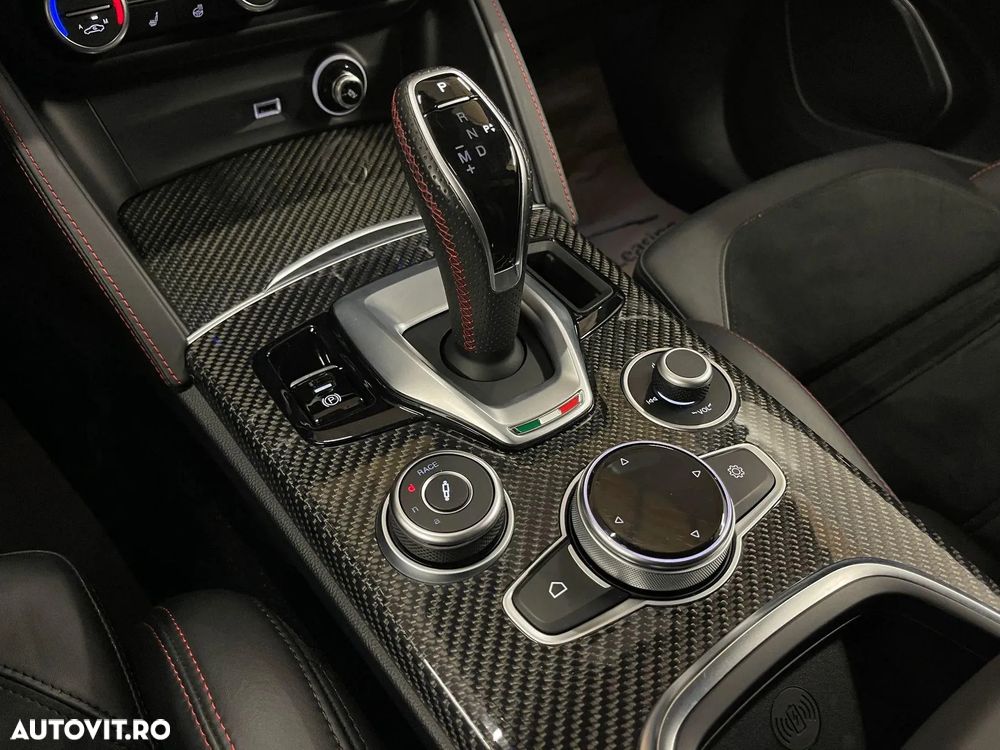 Alfa Romeo Stelvio 2.9 V6 Turbo AWD AT8 Quadrifoglio - 23