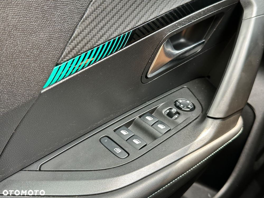 Peugeot 2008 1.2 PureTech Allure Pack S&S EAT8 - 28