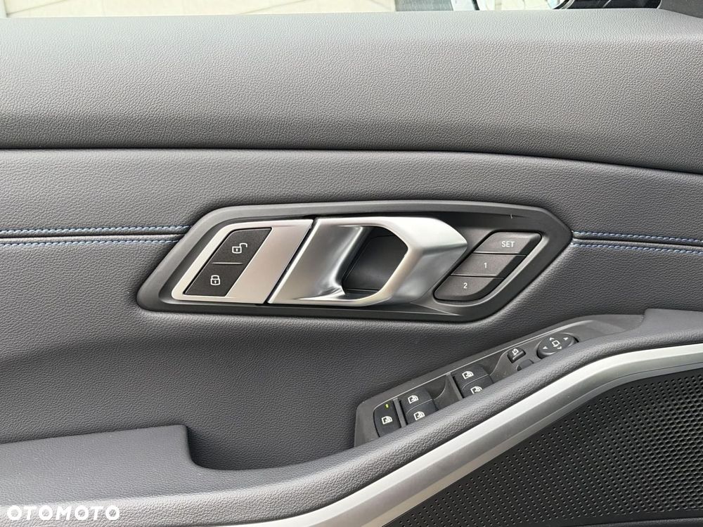 BMW Seria 3 318d MHEV M Sport - 13