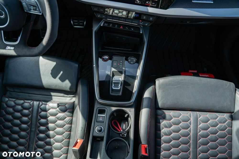 Audi RS3 Limousine - 22