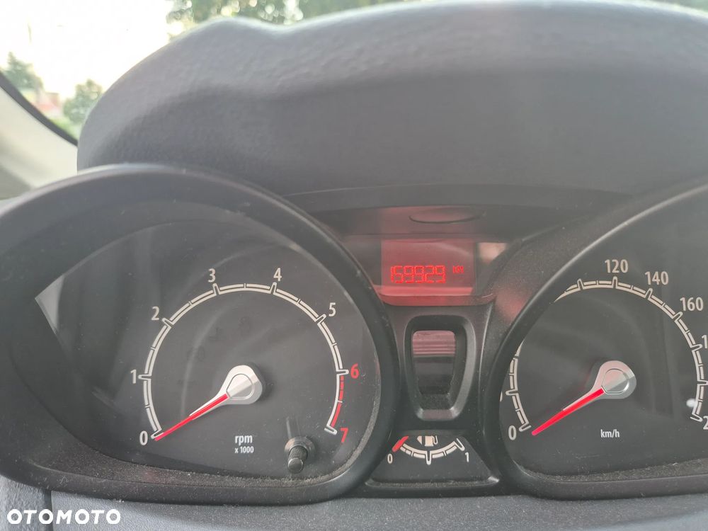 Ford Fiesta 1.25 Ambiente - 14