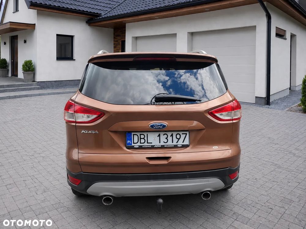Ford Kuga 2.0 TDCi 2x4 Titanium - 8