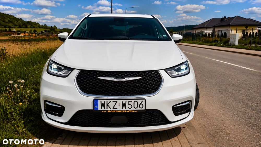 Chrysler Pacifica - 5