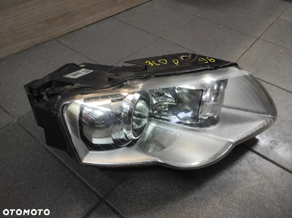 LAMPA PRZEDNIA PRAWA VW PASSAT B6 .96. LIFT BI XENON SKRĘTNY USZKODZONE MOCOWANIA  WYSYŁKA !!! - 2