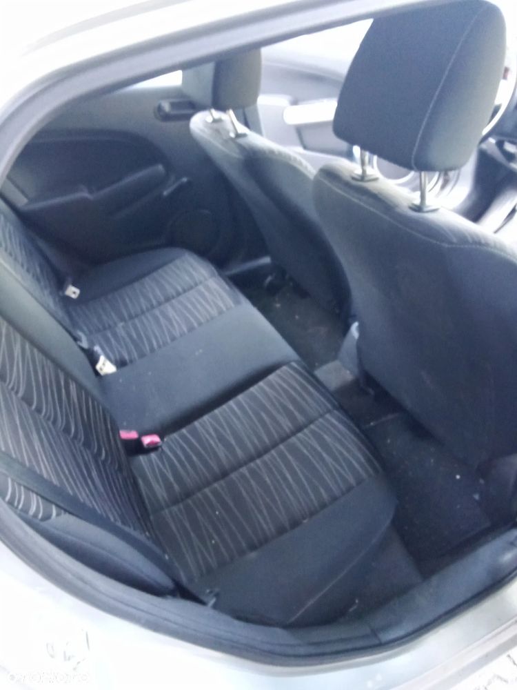 Mazda 2 - 5
