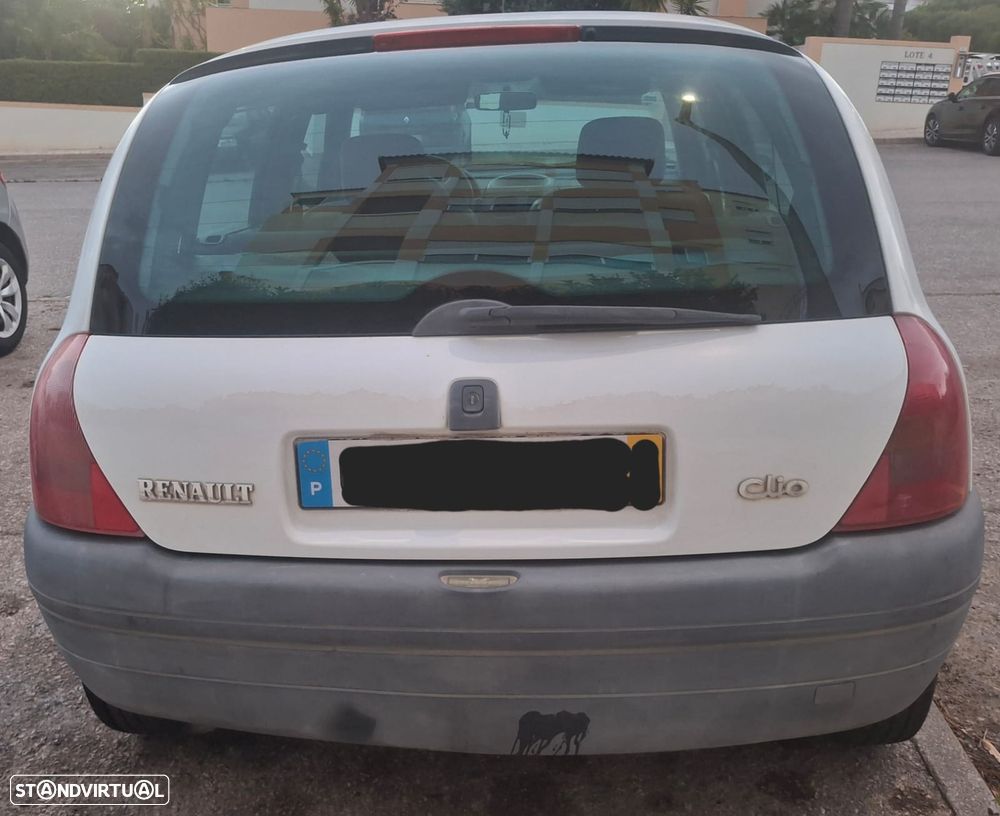 Renault Clio - 7