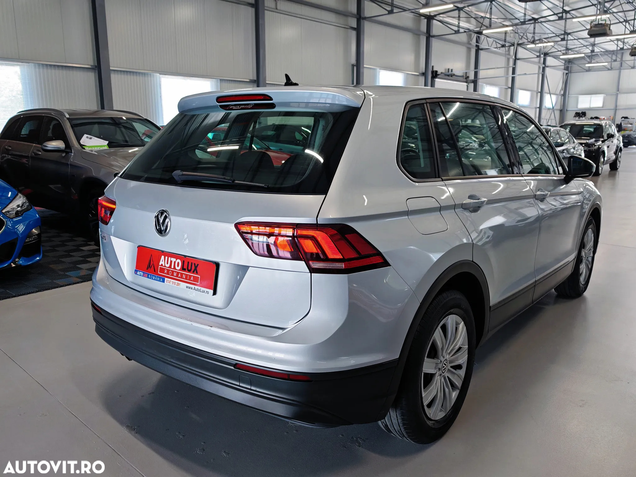 Volkswagen Tiguan - 4