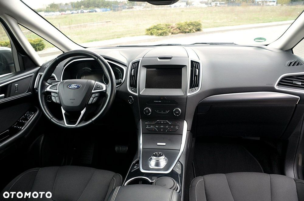 Ford S-Max - 19