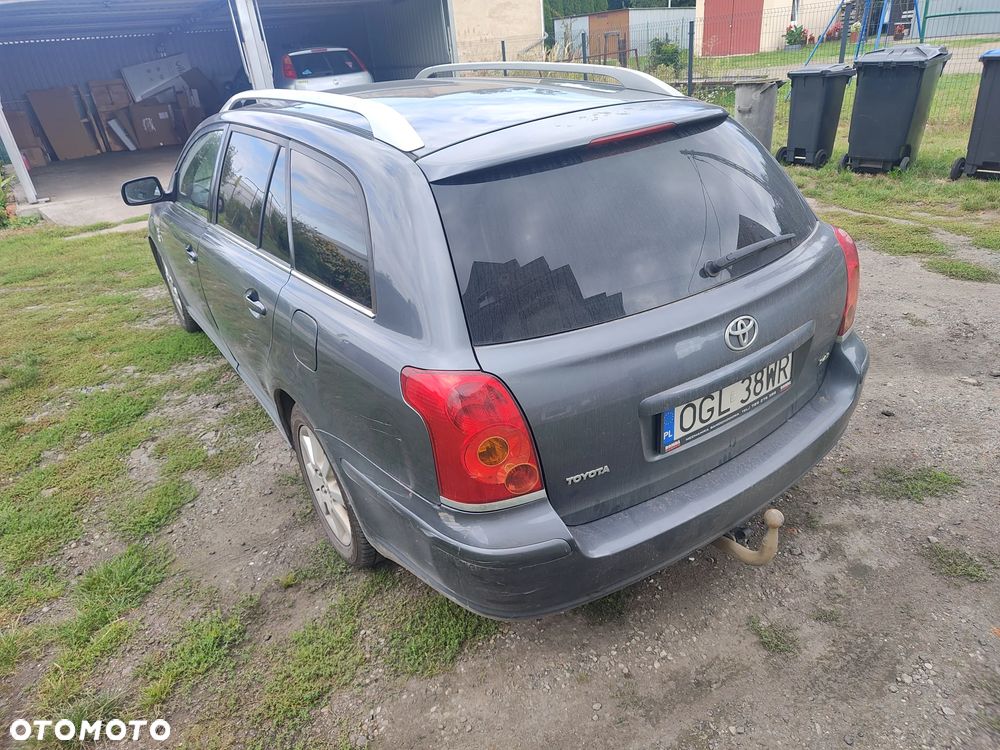 Toyota Avensis - 3