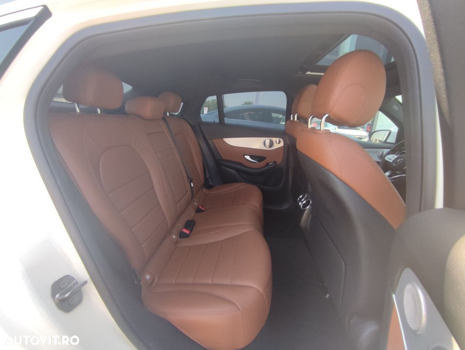 Mercedes-Benz GLC Coupe 300 d 4MATIC - 23