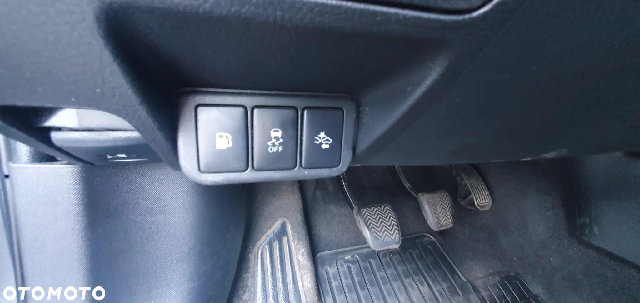 Toyota Avensis 2.0 D-4D Premium - 24