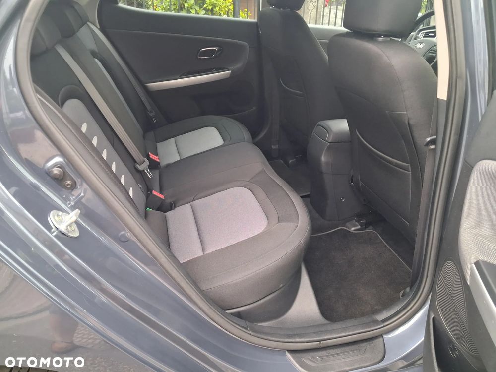 Kia Ceed 1.6 GDI Edition 7 - 10