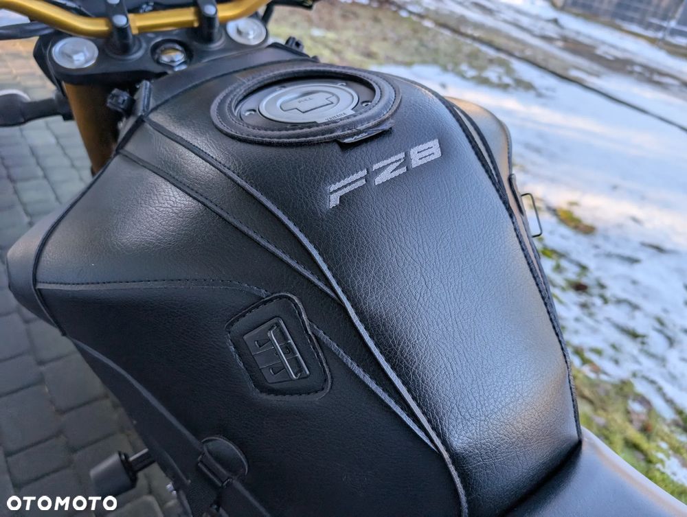 Yamaha FZ8 - 20