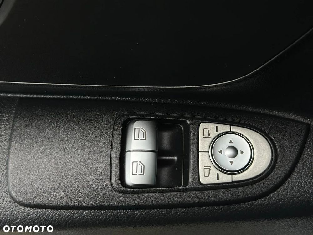 Mercedes-Benz Vito - 18