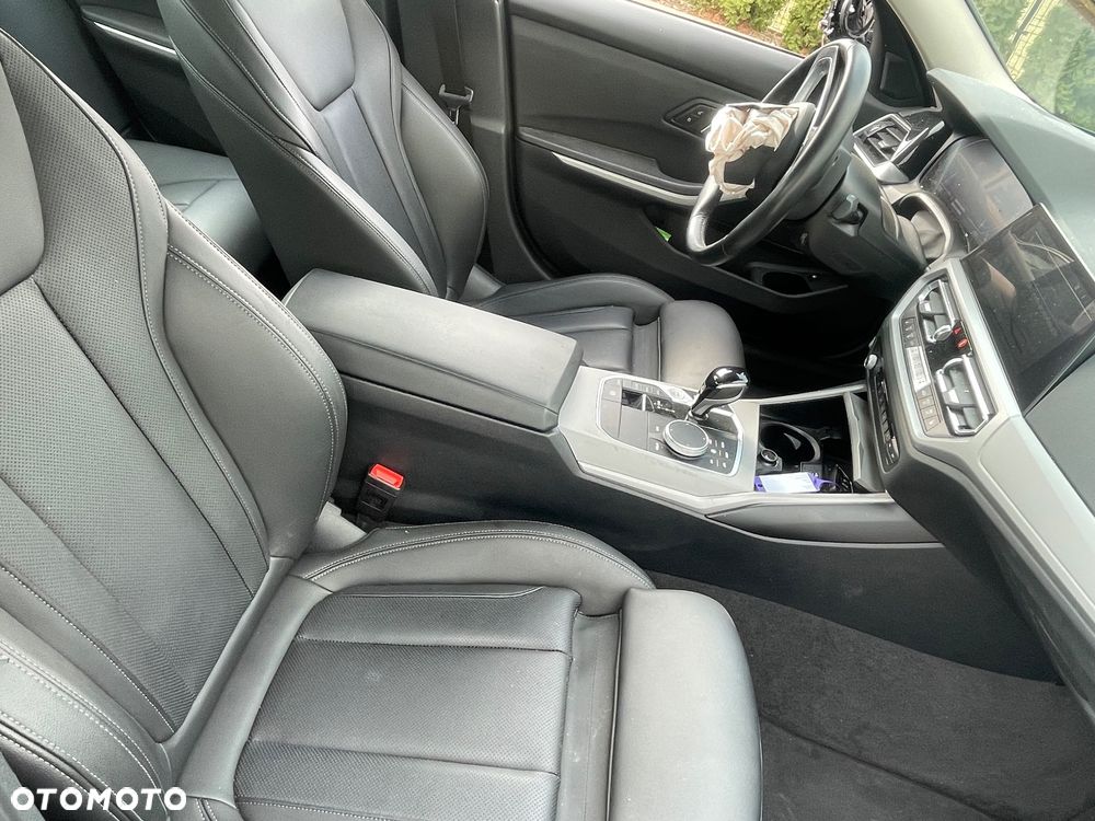 BMW Seria 3 330e iPerformance Sport Line - 8