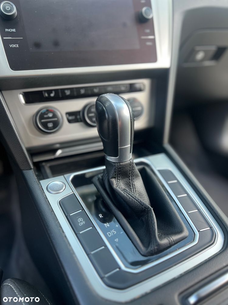 Volkswagen Passat - 16