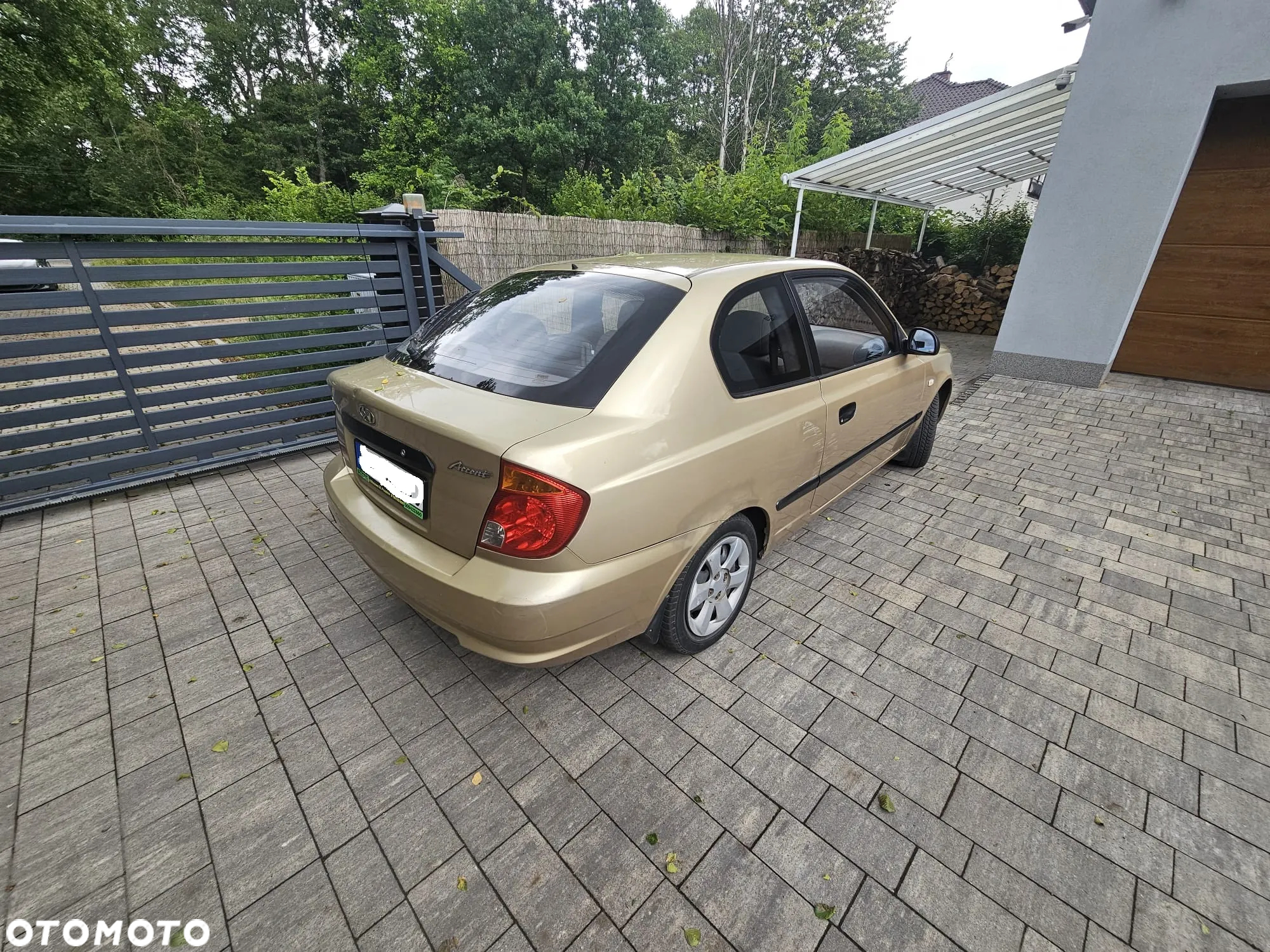 Hyundai Accent - 2