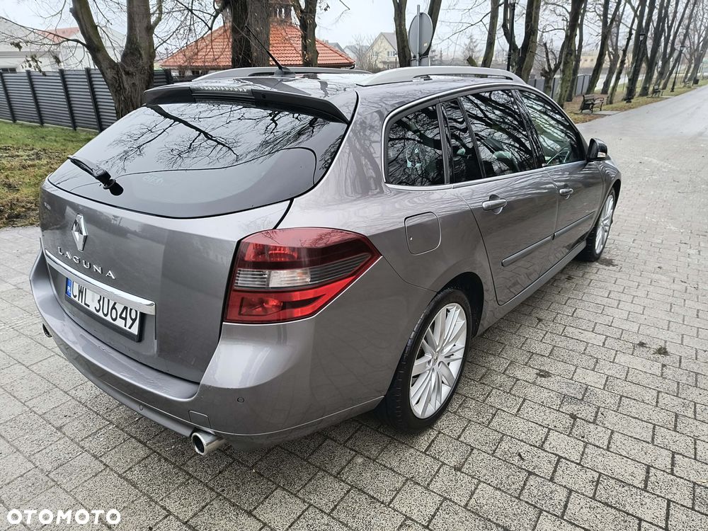 Renault Laguna dCi 180 FAP Initiale - 8