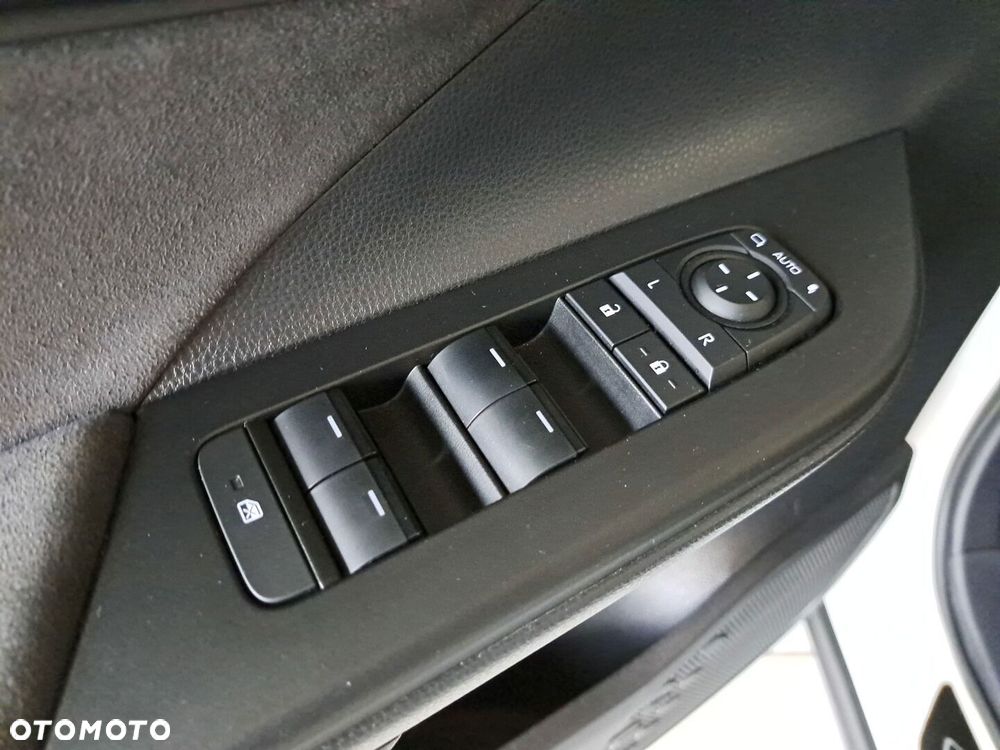 Toyota C-HR - 36