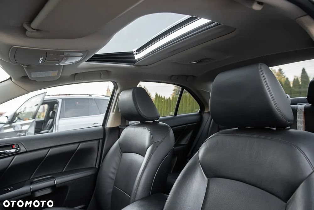 Suzuki Kizashi 2.4 4x4 CVT Sport - 19