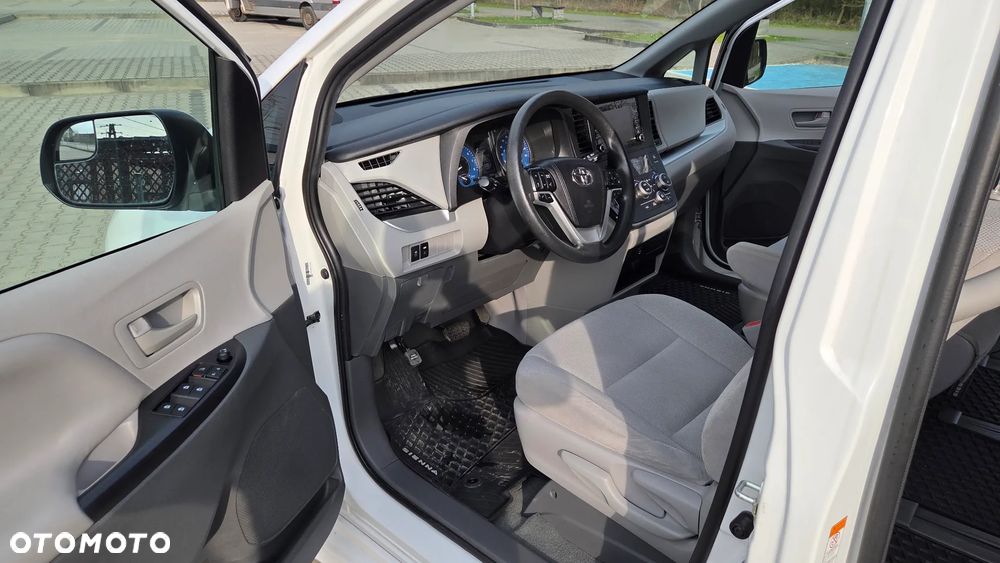 Toyota Sienna - 21