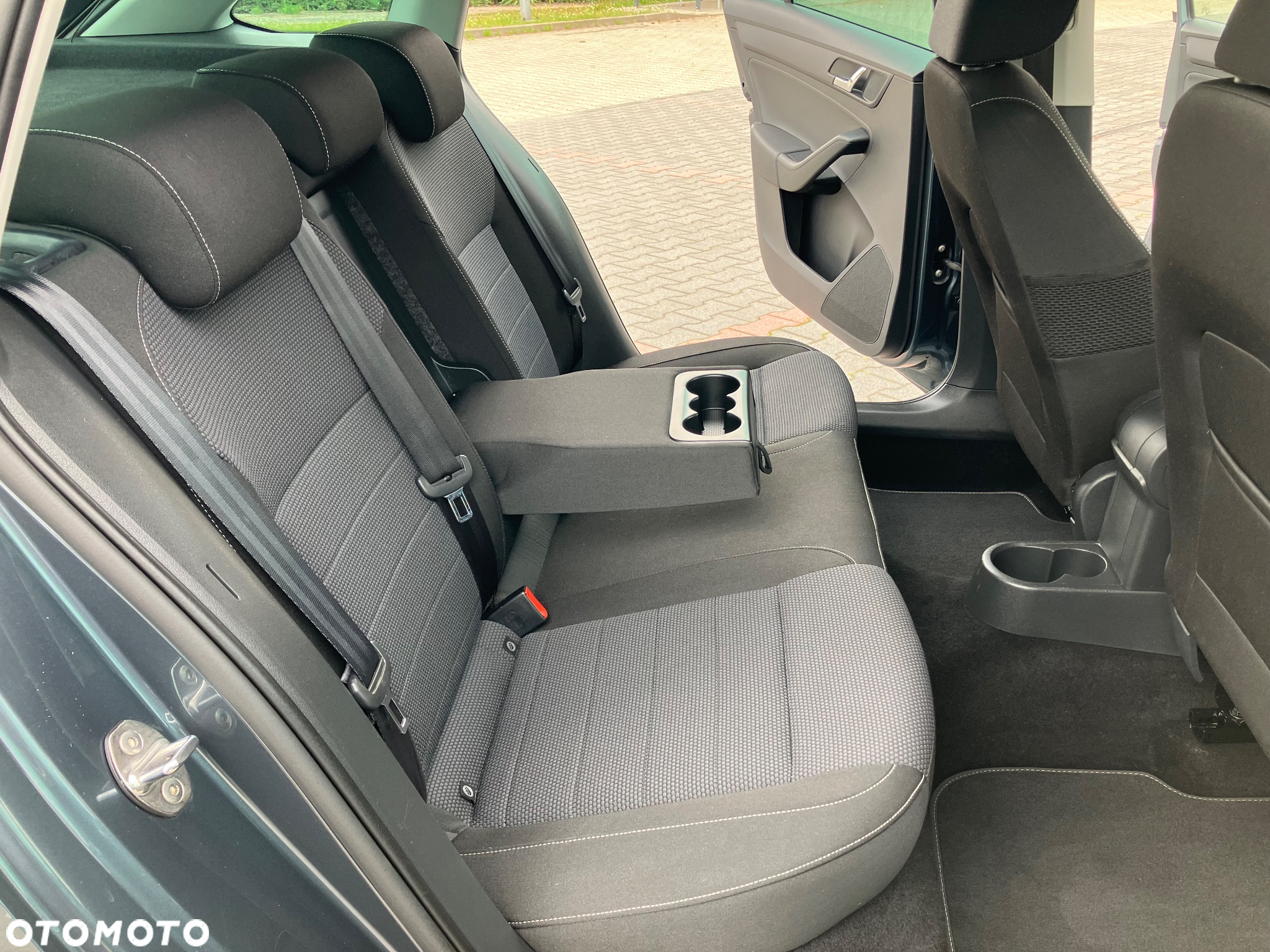 Skoda RAPID 1.6 TDI DPF Edition DSG - 17