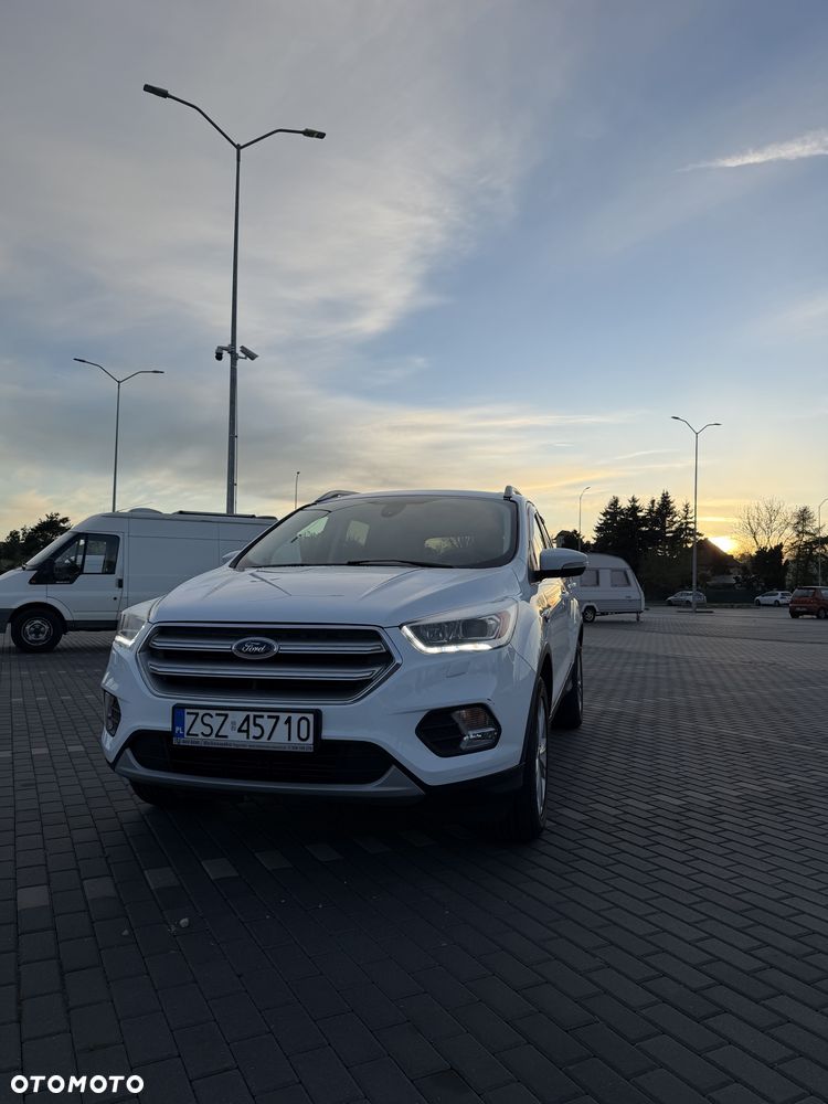 Ford Kuga - 1